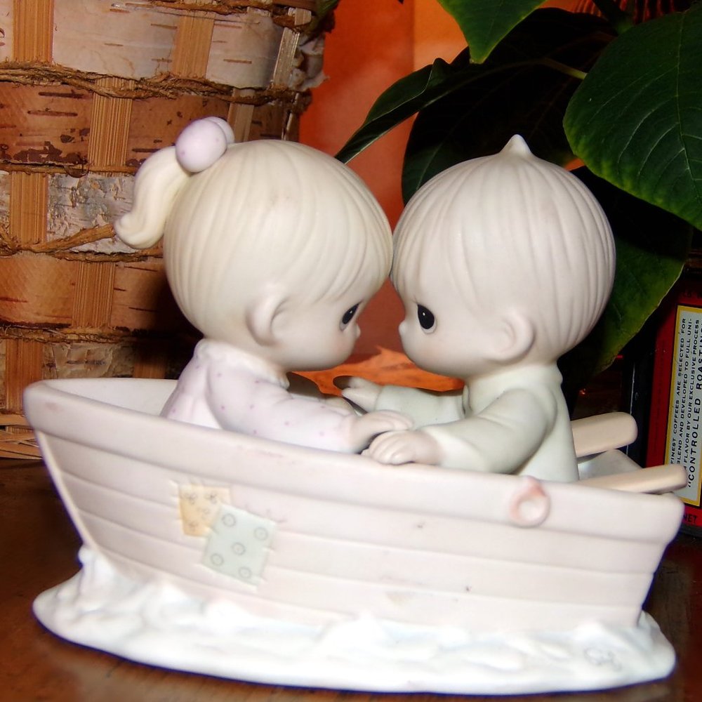 Precious Moments: "Friends Never Drift Apart"